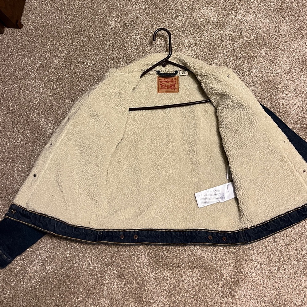 Levi Strauss denim jacketed with Sherpa lining - Picture 4 of 4